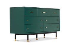 Chloe Dresser