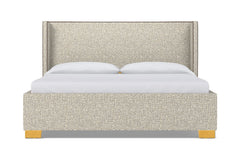 Everett Upholstered Bed :: Leg Finish: Natural / Size: Queen Size